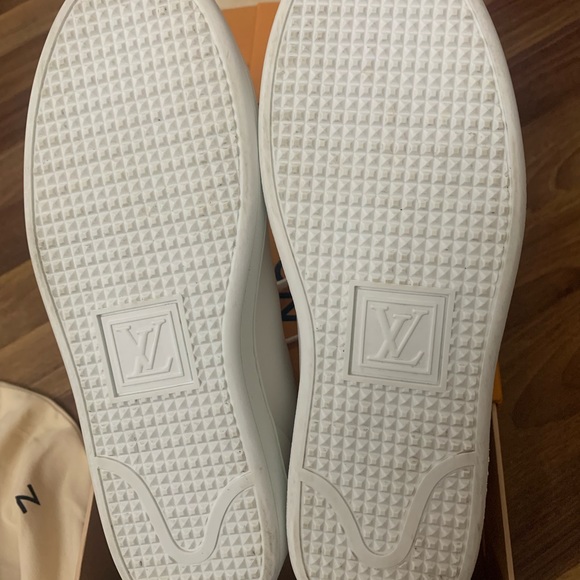 Louis Vuitton White Frontrow Sneaker - Picture 4 of 8
